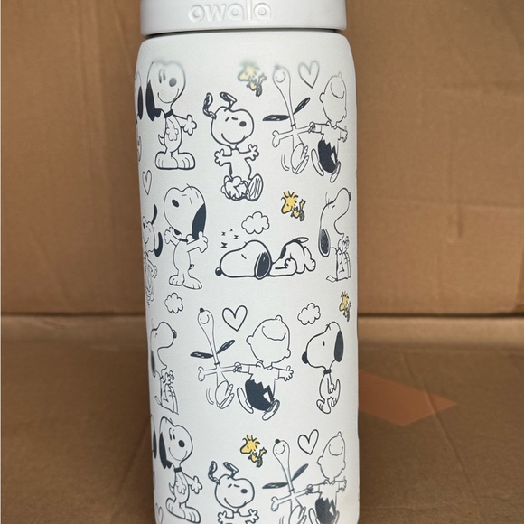 Owala Snoopy Water Bottle 32 oz - Picture 3 of 5
